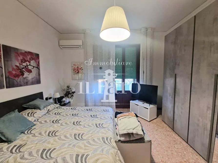 Immagine 17 di Appartamento in vendita  a Campi Bisenzio