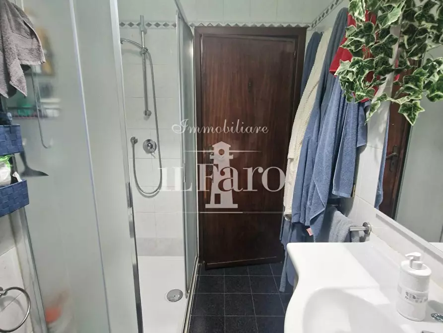 Immagine 32 di Appartamento in vendita  a Campi Bisenzio