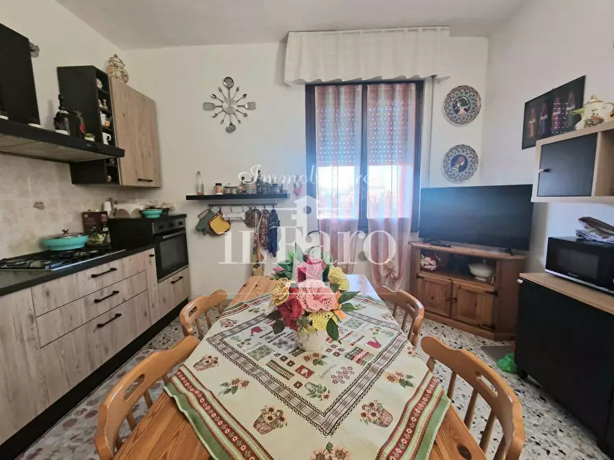 Immagine 3 di Appartamento in vendita  a Campi Bisenzio