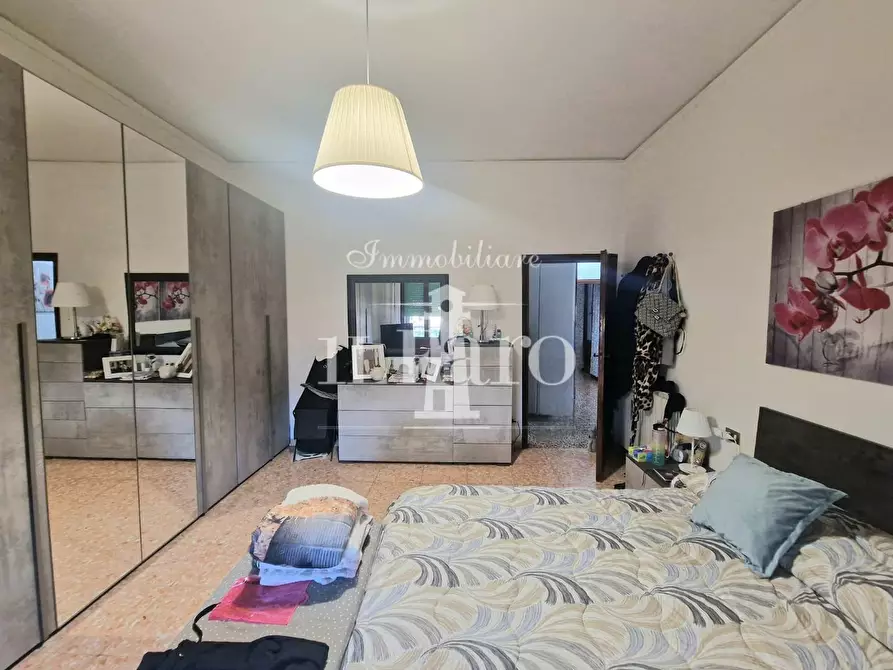 Immagine 16 di Appartamento in vendita  a Campi Bisenzio