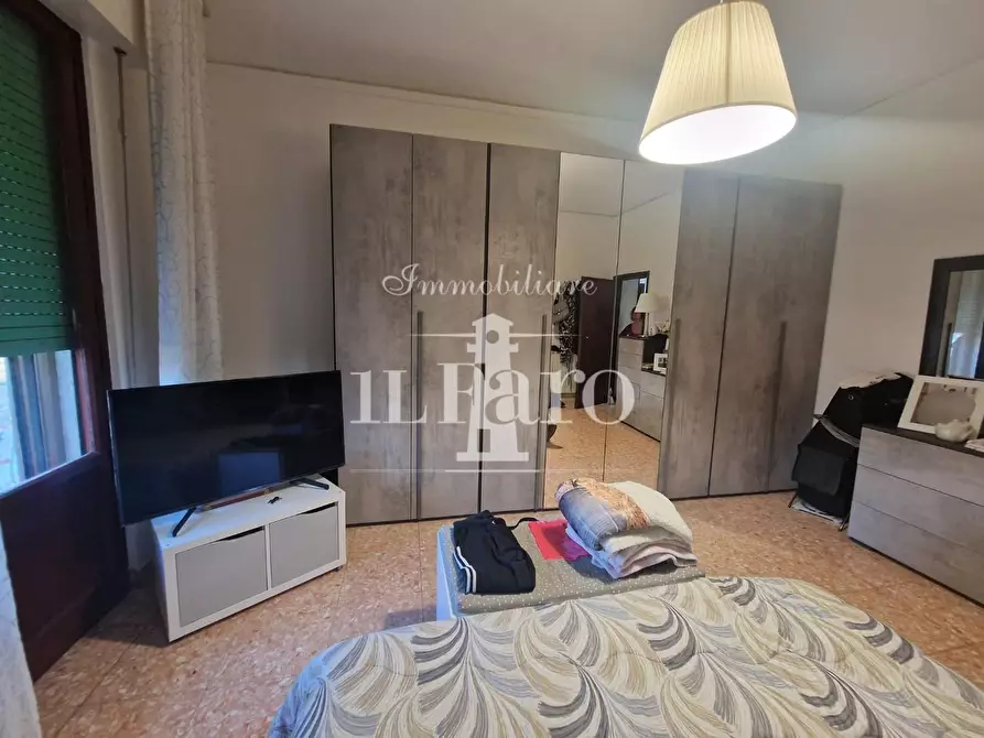 Immagine 20 di Appartamento in vendita  a Campi Bisenzio