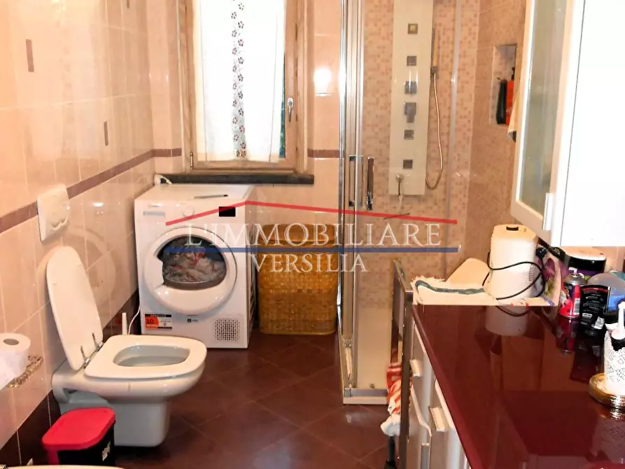 Immagine 31 di Porzione di casa in vendita  a Massa