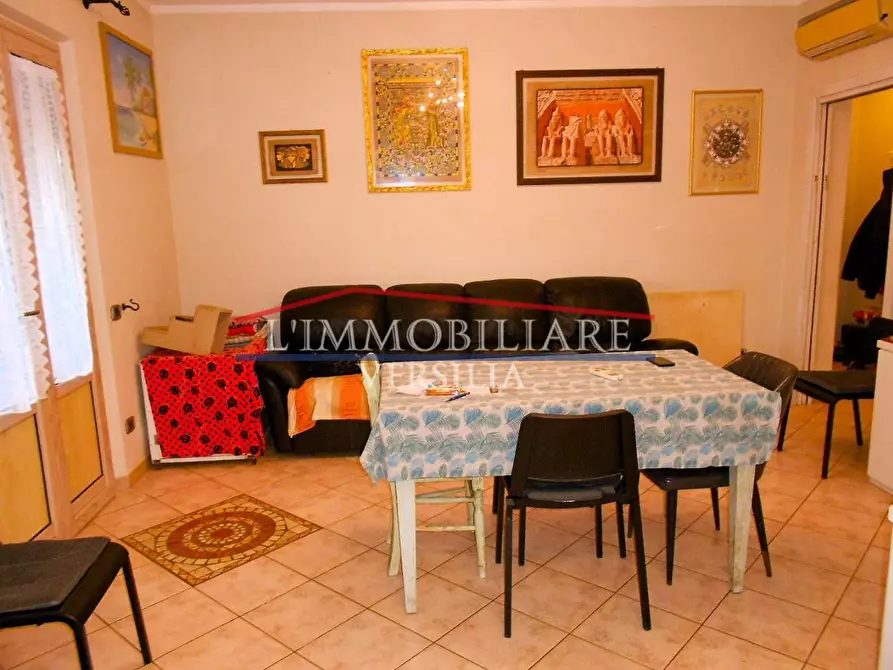 Immagine 13 di Porzione di casa in vendita  a Massa