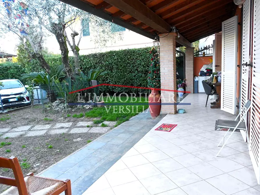 Immagine 6 di Porzione di casa in vendita  a Massa