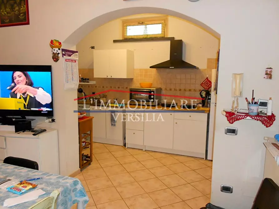 Immagine 18 di Porzione di casa in vendita  a Massa