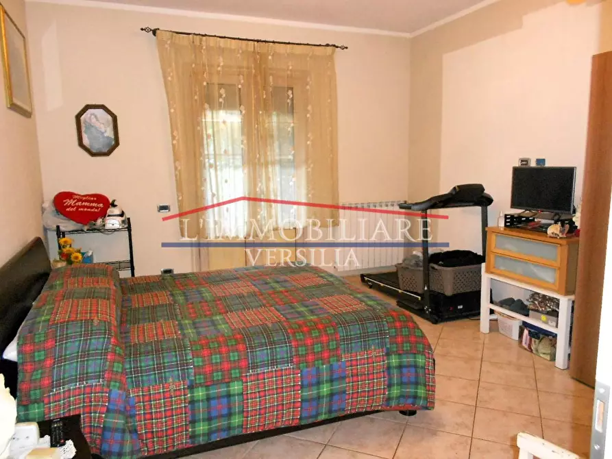 Immagine 27 di Porzione di casa in vendita  a Massa