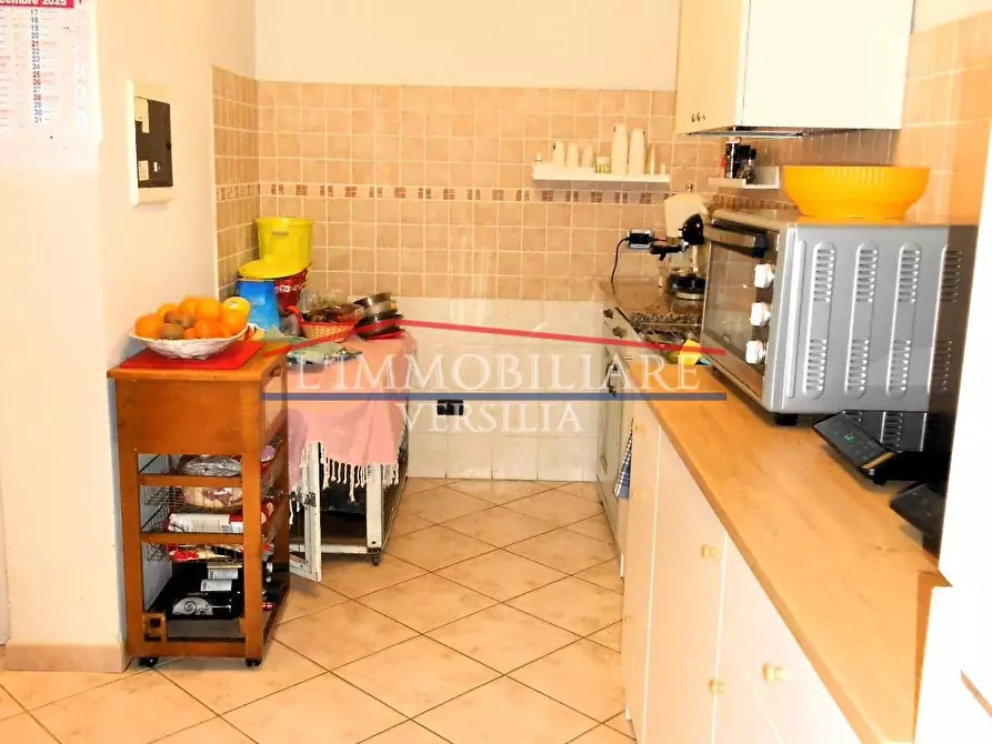 Immagine 21 di Porzione di casa in vendita  a Massa