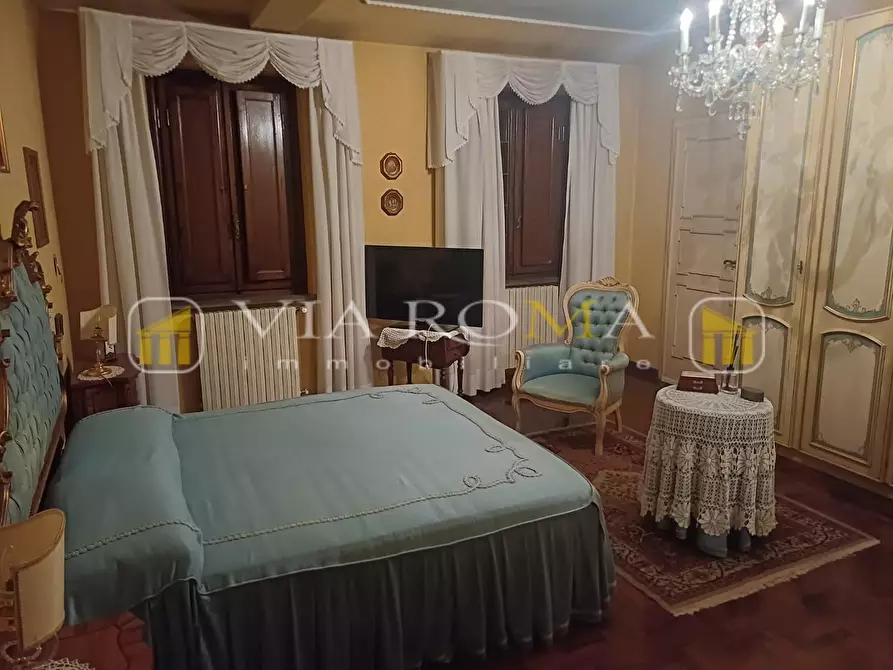 Immagine 12 di Appartamento in vendita  a Lucca