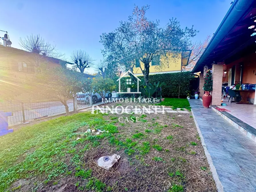 Immagine 3 di Casa bifamiliare in vendita  a Massa