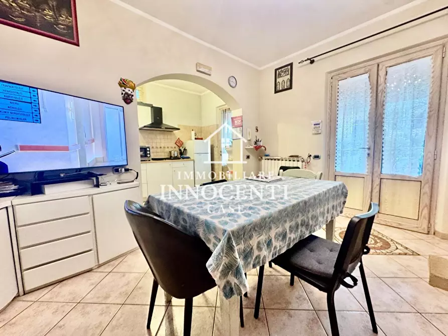 Immagine 13 di Casa bifamiliare in vendita  a Massa