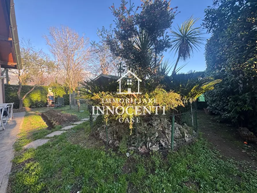 Immagine 4 di Casa bifamiliare in vendita  a Massa