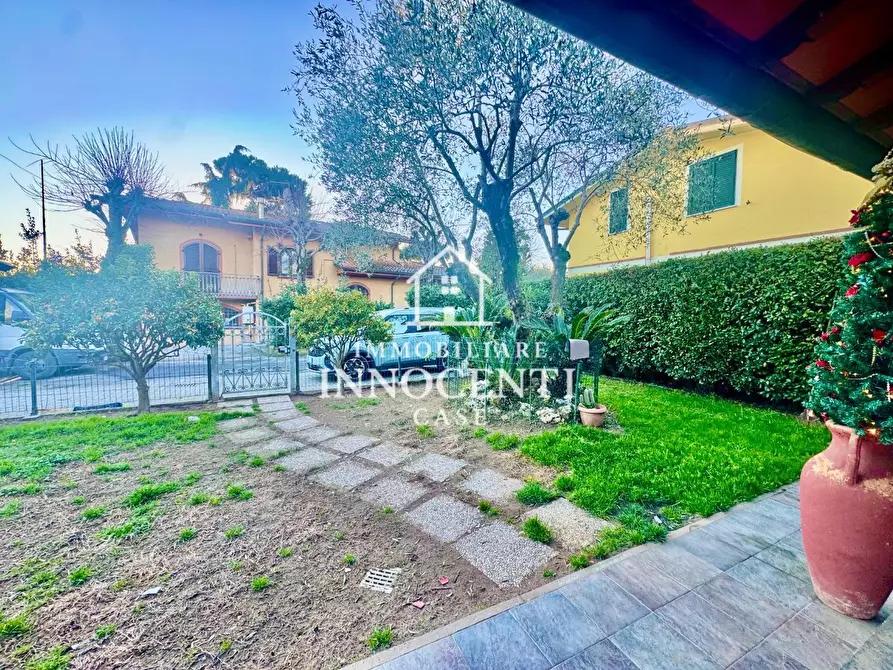 Immagine 8 di Casa bifamiliare in vendita  a Massa