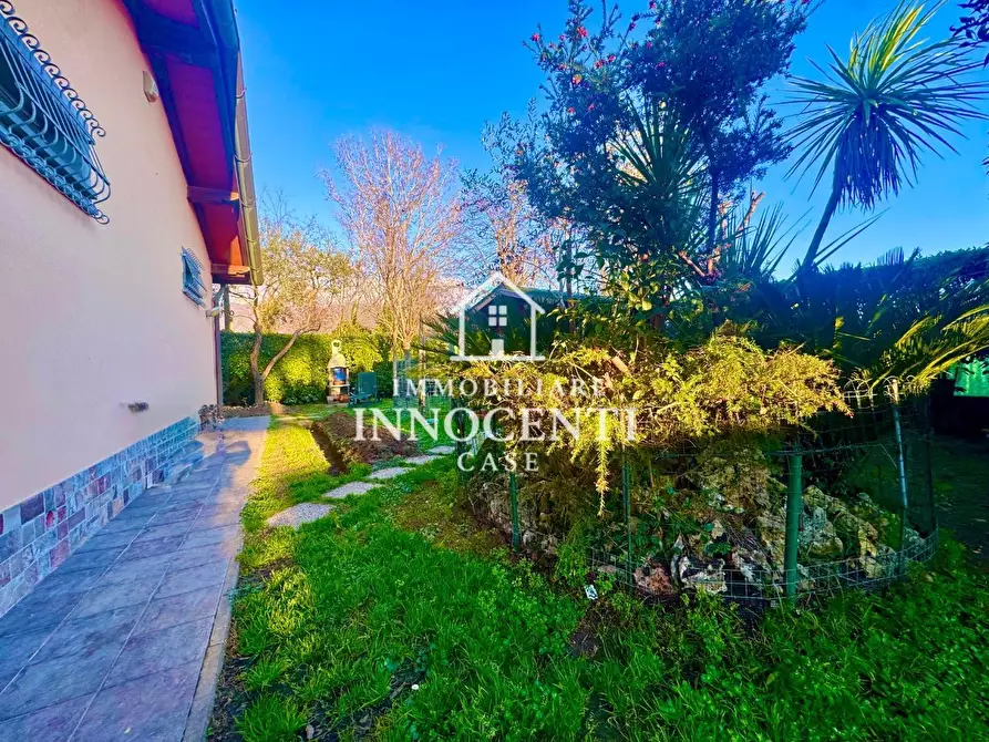 Immagine 7 di Casa bifamiliare in vendita  a Massa