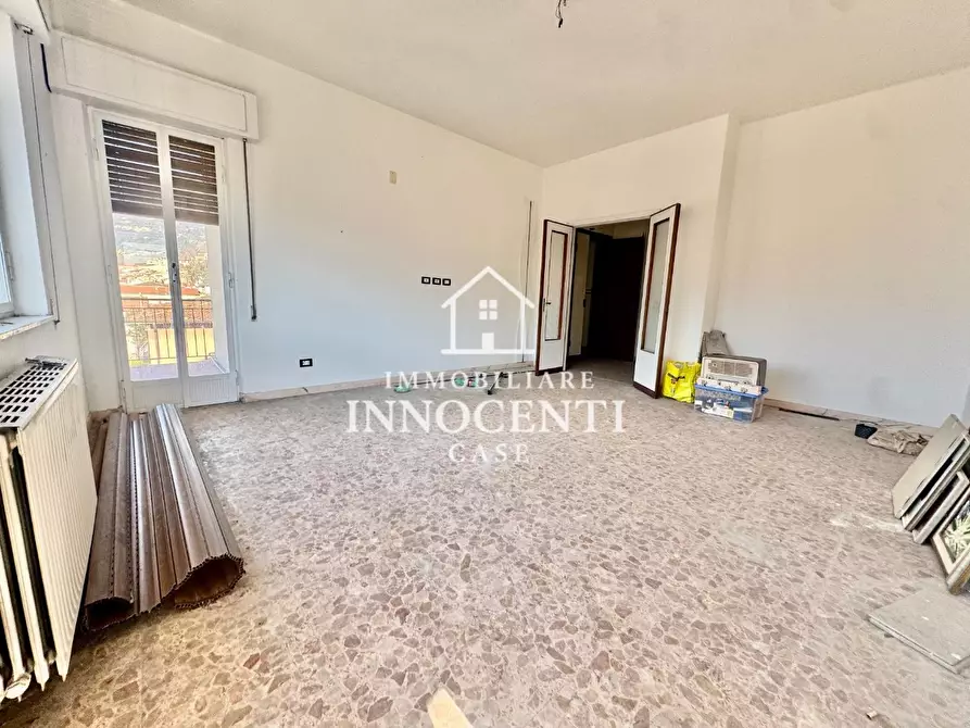 Immagine 10 di Appartamento in vendita  a Massa