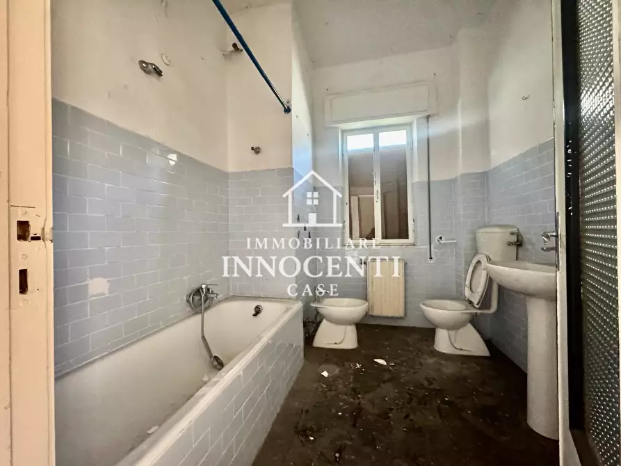 Immagine 23 di Appartamento in vendita  a Massa