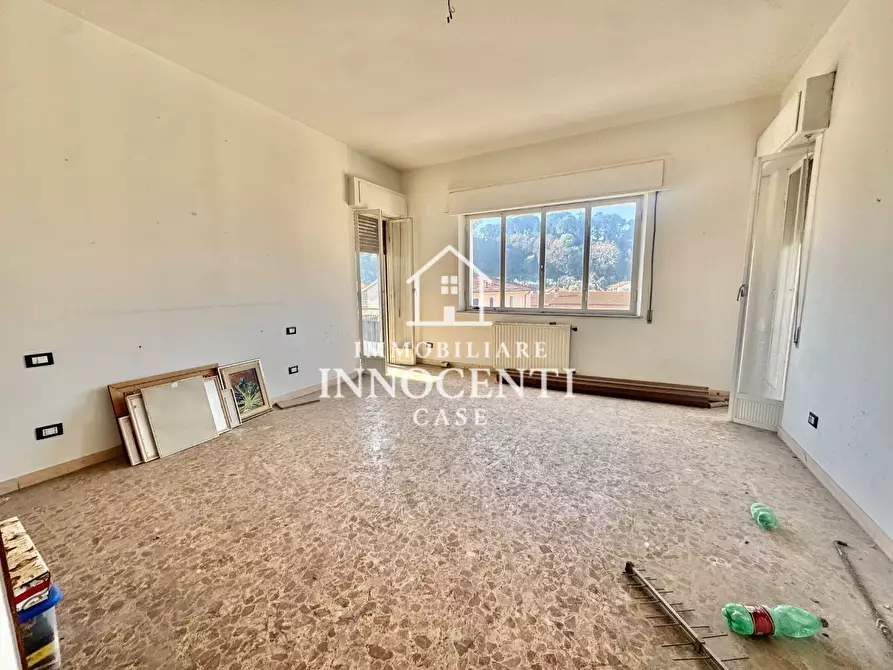 Immagine 19 di Appartamento in vendita  a Massa