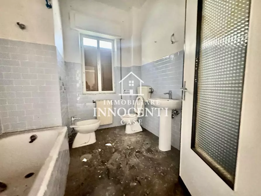 Immagine 24 di Appartamento in vendita  a Massa