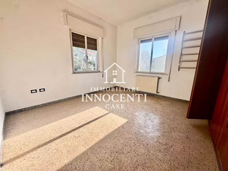 Immagine 22 di Appartamento in vendita  a Massa