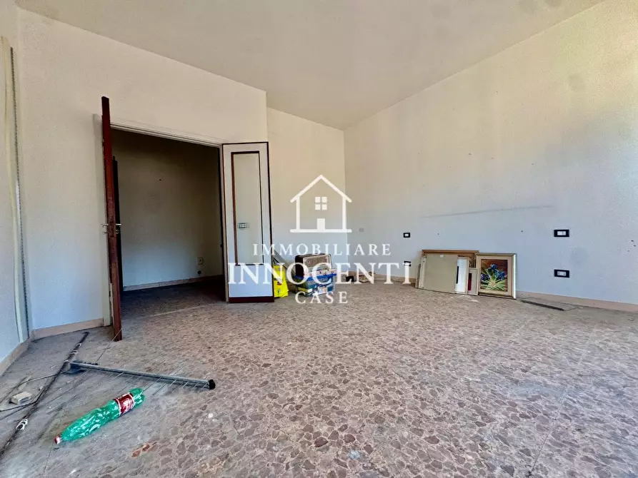 Immagine 11 di Appartamento in vendita  a Massa