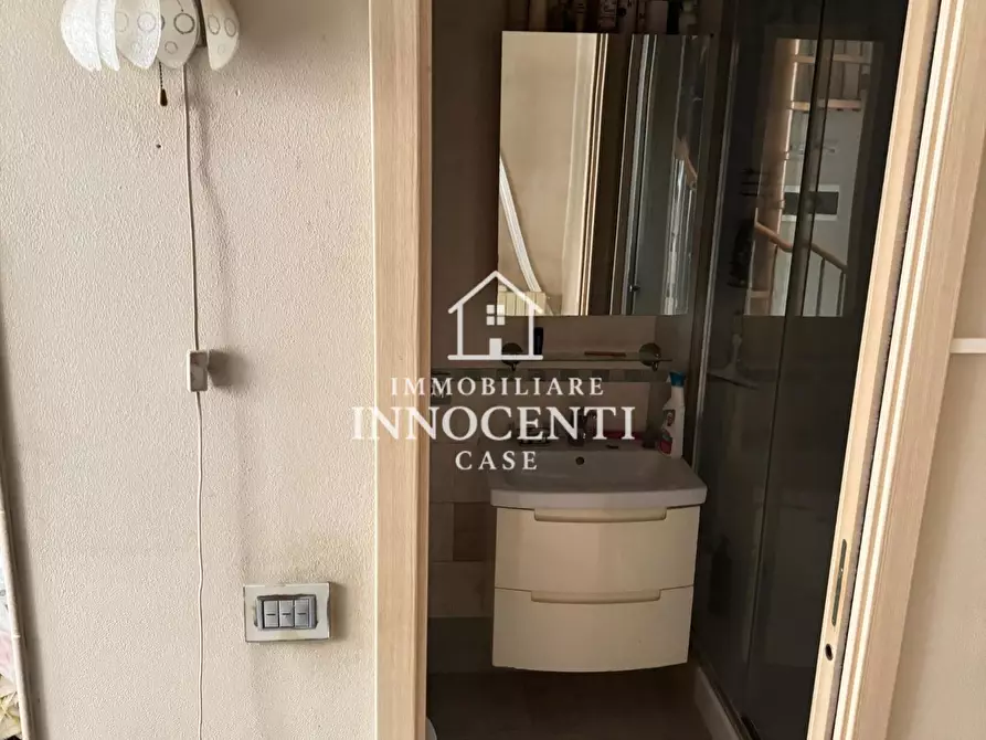 Immagine 24 di Casa bifamiliare in vendita  a Massa