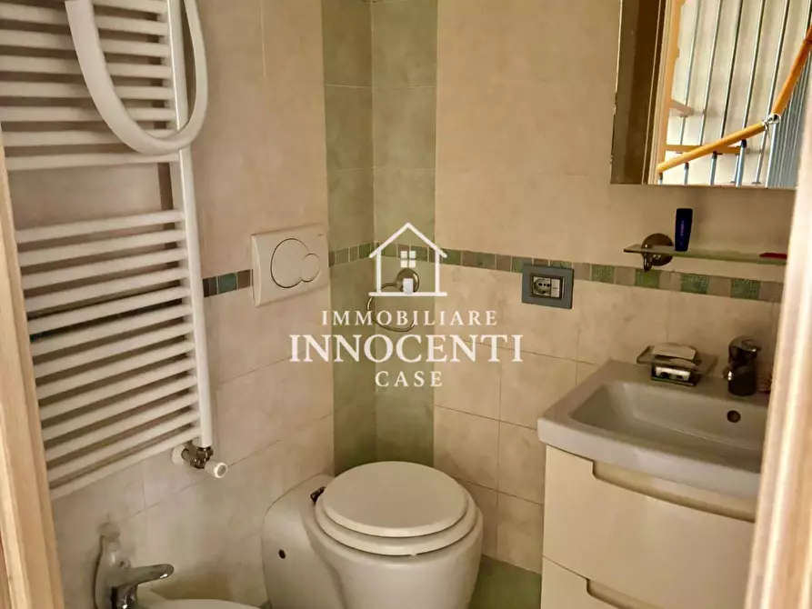 Immagine 10 di Casa bifamiliare in vendita  a Massa