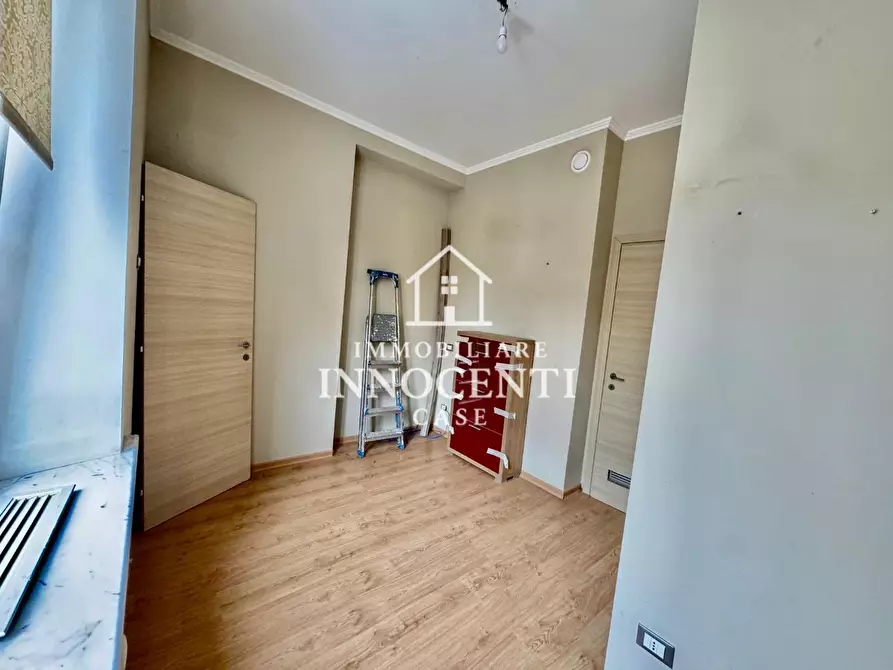 Immagine 21 di Casa bifamiliare in vendita  a Massa