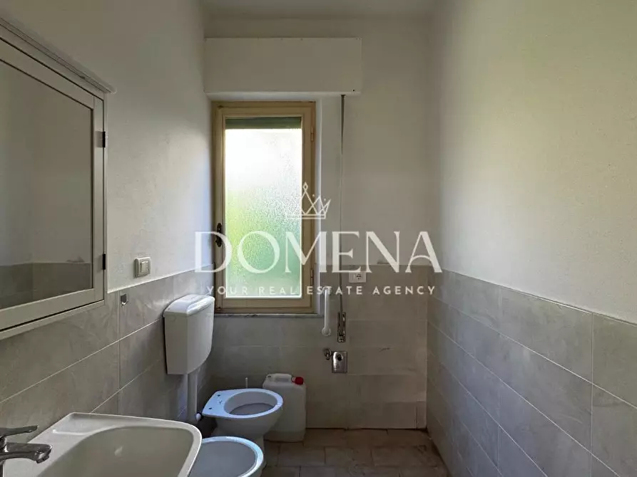 Immagine 11 di Appartamento in vendita  a Siena