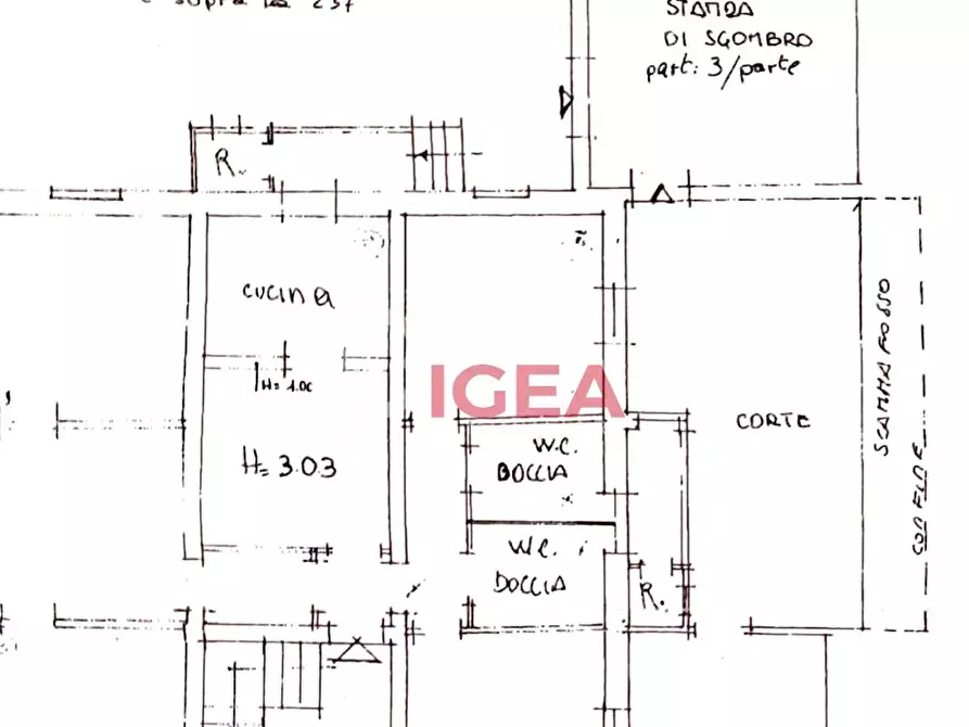 Immagine 28 di Appartamento in vendita  a Siena