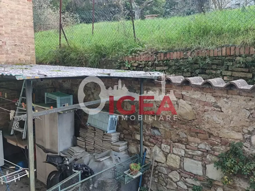 Immagine 23 di Appartamento in vendita  a Siena