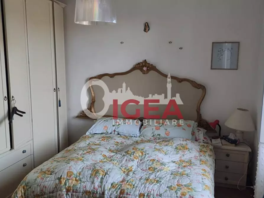 Immagine 17 di Appartamento in vendita  a Siena