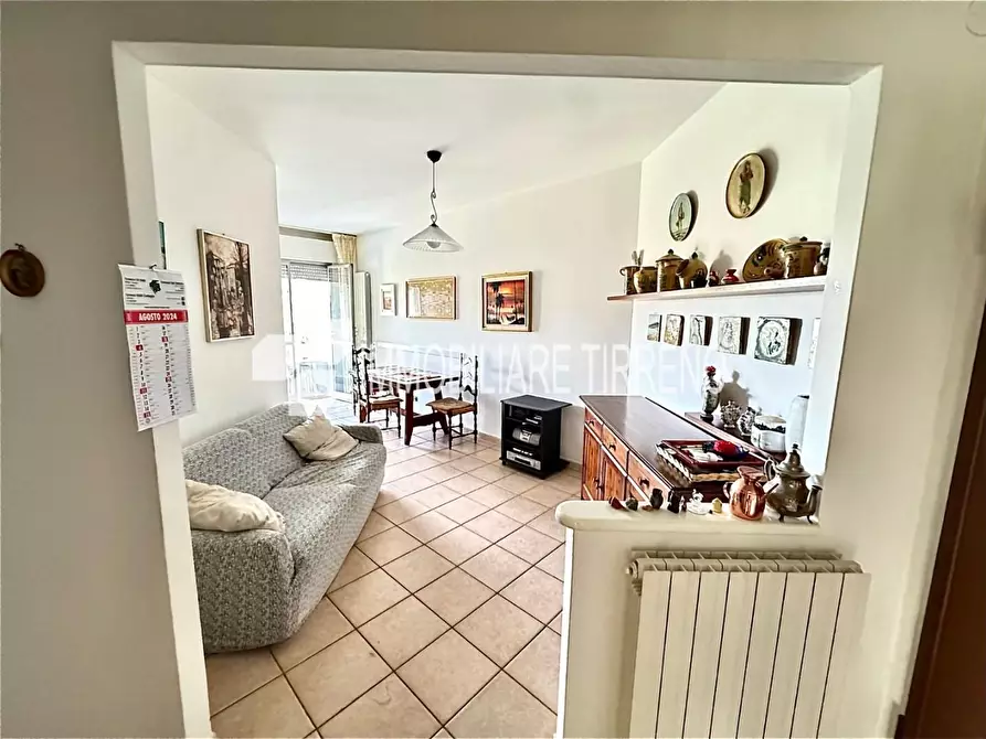 Immagine 3 di Appartamento in vendita  a Massa