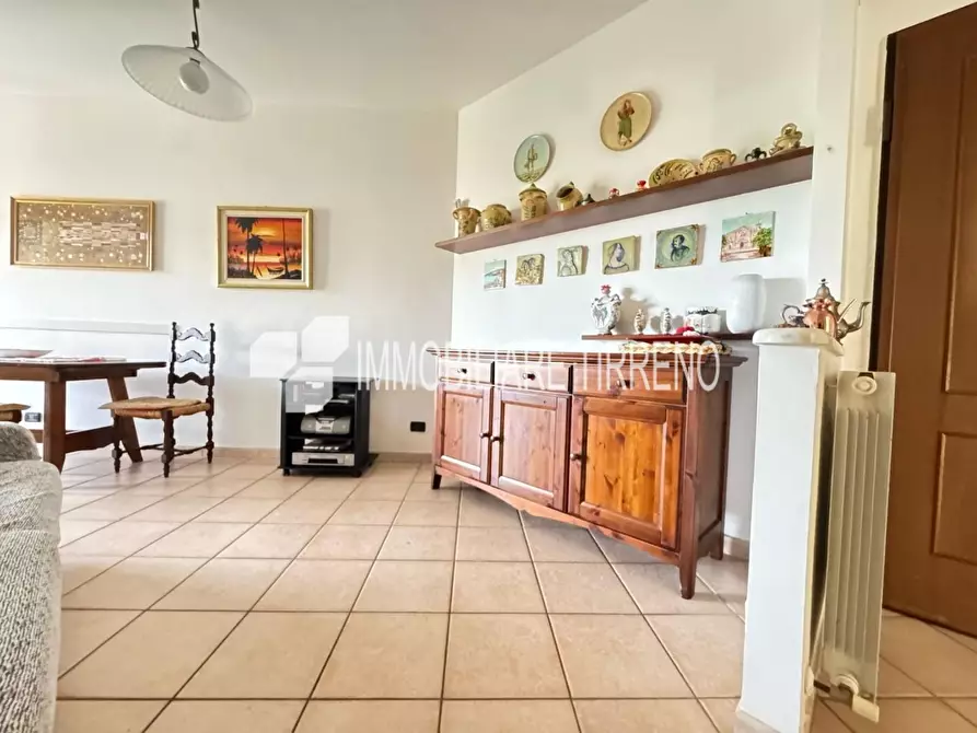 Immagine 5 di Appartamento in vendita  a Massa