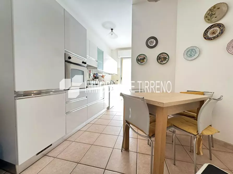 Immagine 6 di Appartamento in vendita  a Massa