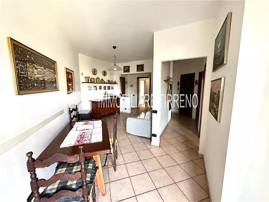 Immagine 8 di Appartamento in vendita  a Massa