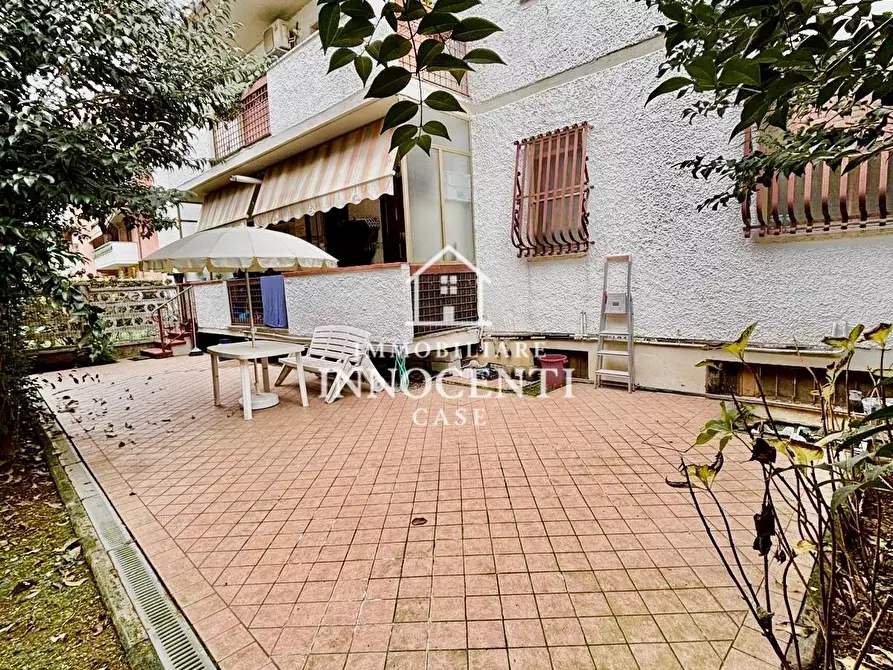 Immagine 1 di Appartamento in vendita  a Massa