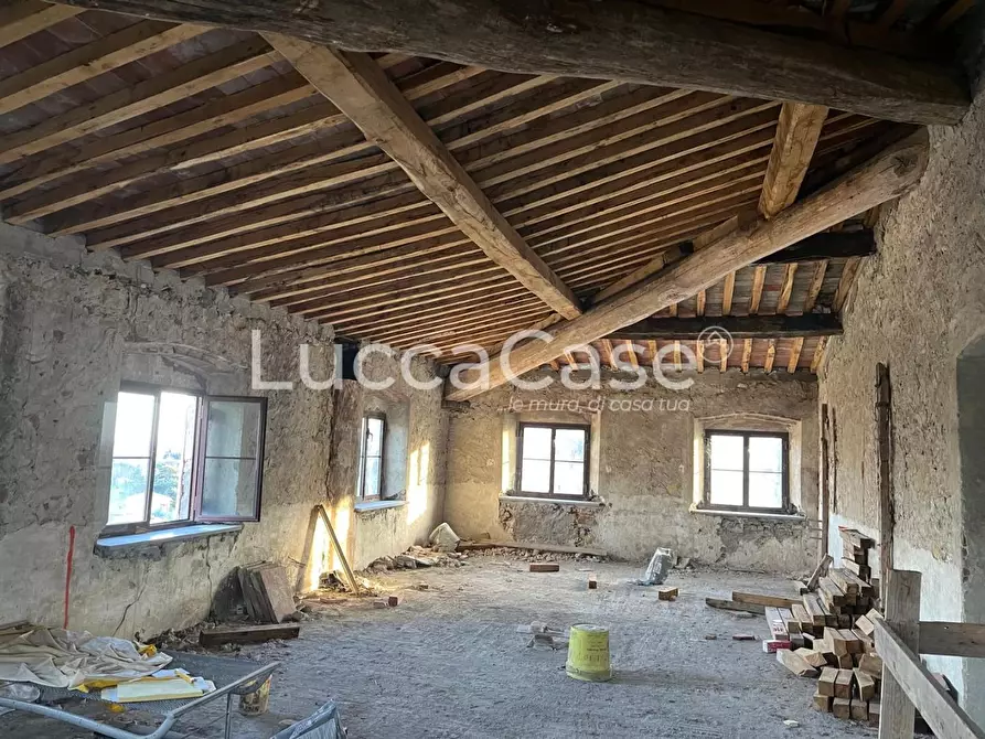 Immagine 1 di Terratetto in vendita  a Lucca