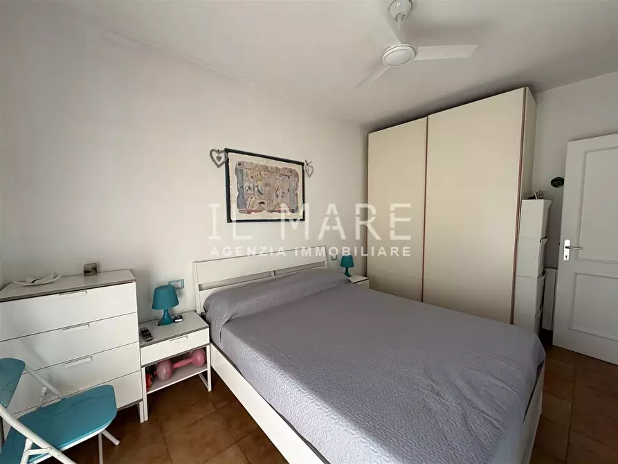 Immagine 11 di Appartamento in vendita  a Massa