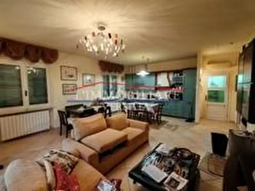 Immagine 3 di Casa trifamiliare in vendita  a Montignoso