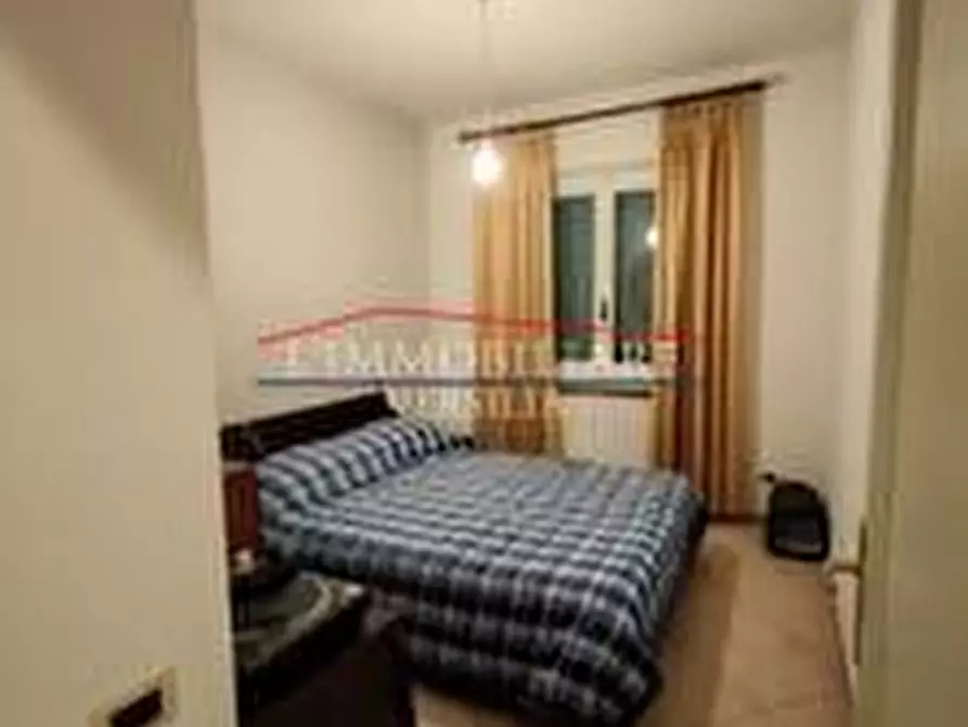 Immagine 16 di Casa trifamiliare in vendita  a Montignoso