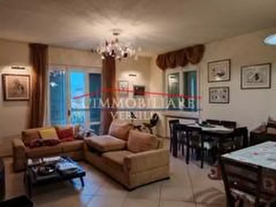 Immagine 2 di Casa trifamiliare in vendita  a Montignoso