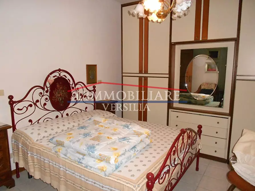 Immagine 32 di Casa indipendente in vendita  a Massa