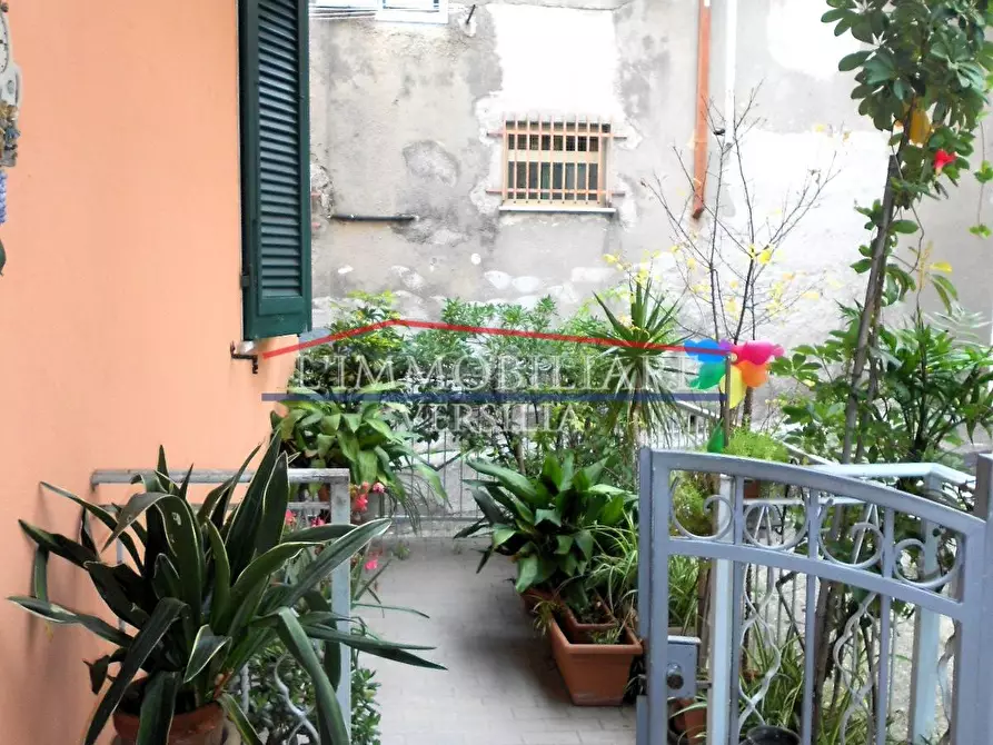 Immagine 11 di Casa indipendente in vendita  a Massa