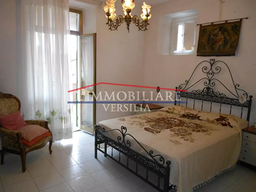 Immagine 28 di Casa indipendente in vendita  a Massa