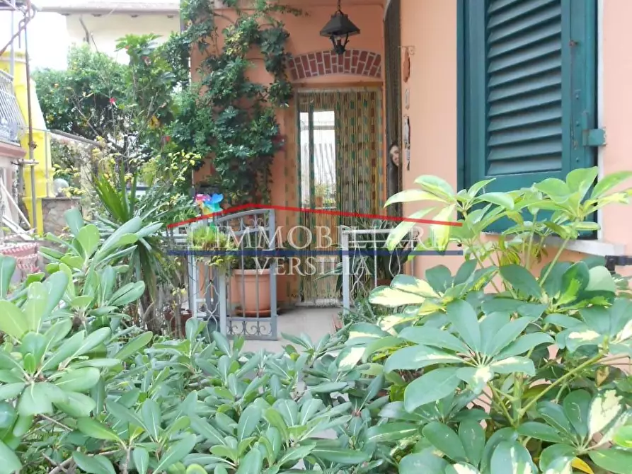 Immagine 12 di Casa indipendente in vendita  a Massa