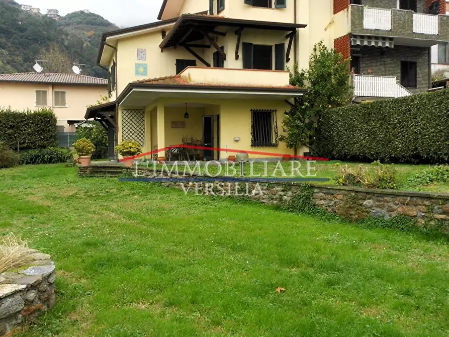 Immagine 50 di Terratetto in vendita  a Montignoso