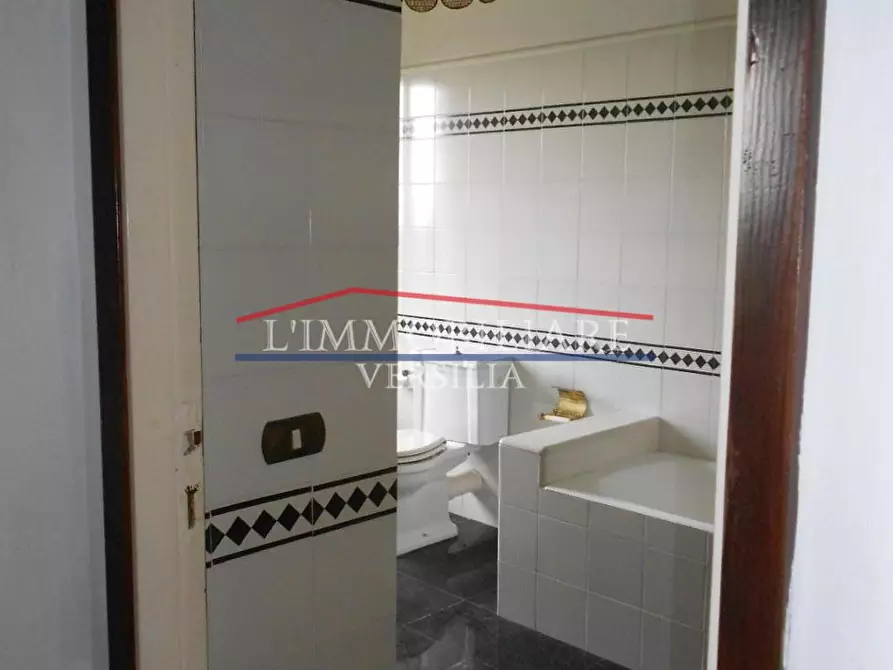 Immagine 63 di Terratetto in vendita  a Montignoso