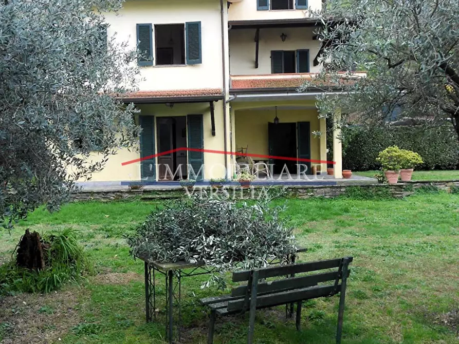 Immagine 3 di Terratetto in vendita  a Montignoso