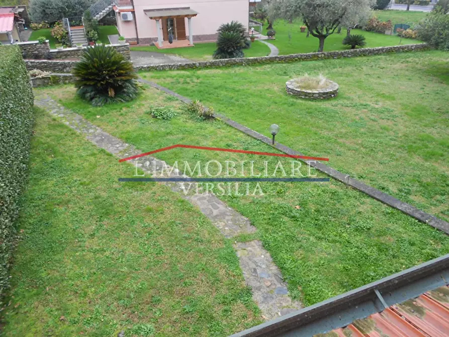 Immagine 28 di Terratetto in vendita  a Montignoso