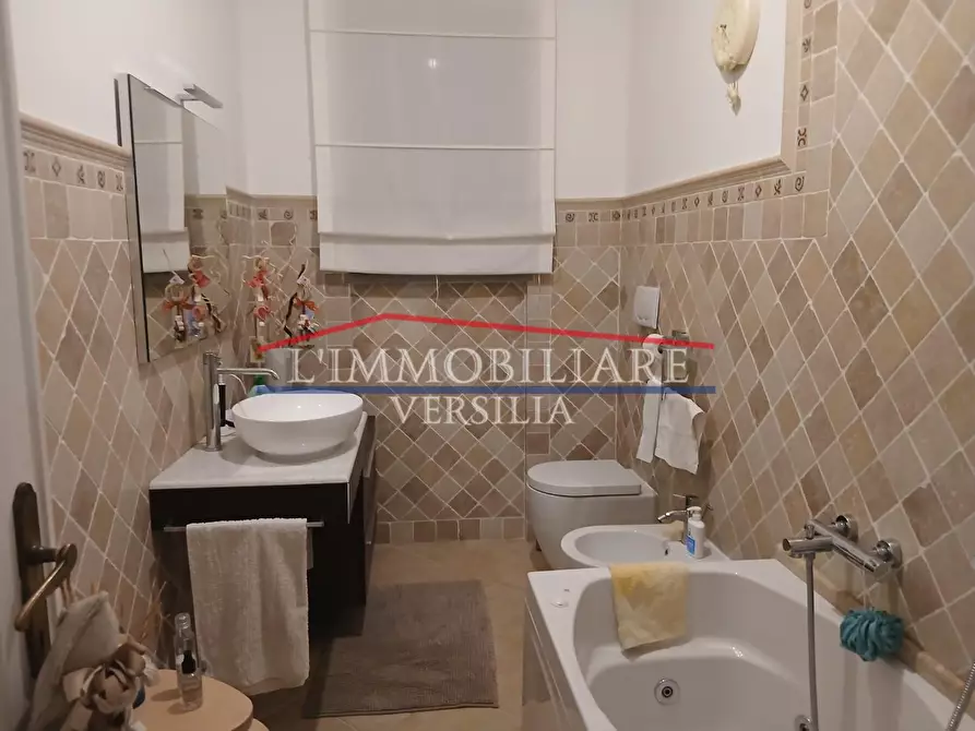 Immagine 9 di Appartamento in vendita  a Massa