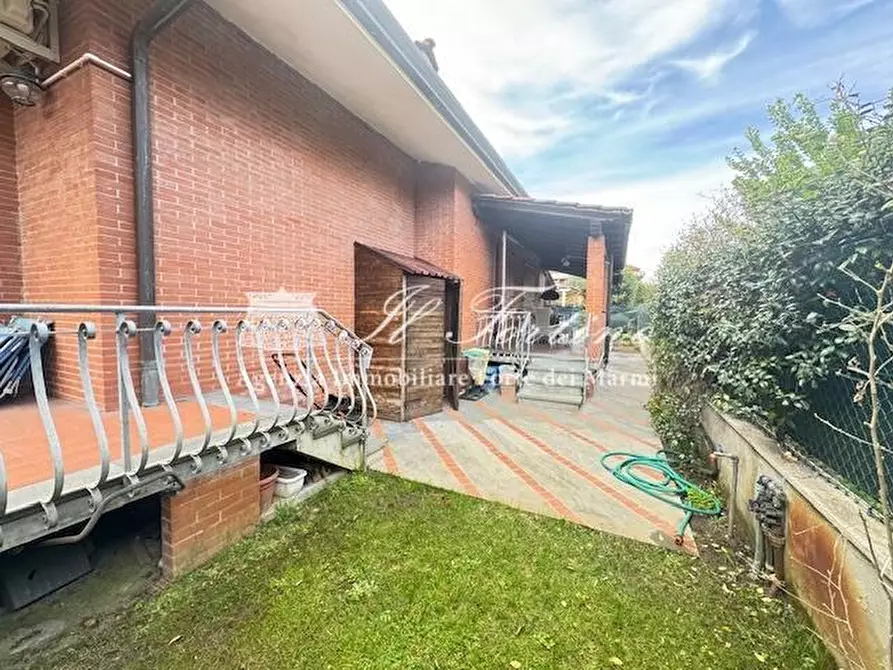 Immagine 4 di Villa in vendita  a Forte Dei Marmi